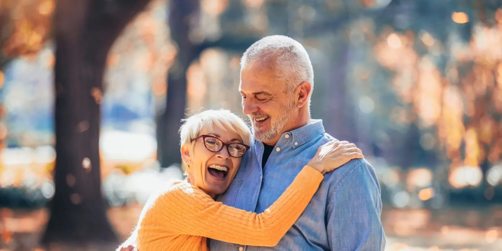 Couple reviewing fixed vs variable annuity options